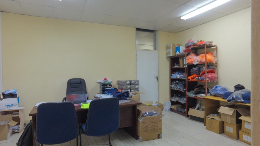 To Let commercial Property for Rent in Oos Einde North West